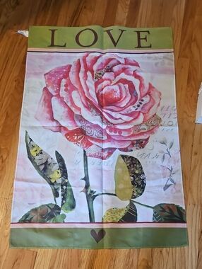 LOVE Rose Print Decorative Tapestry / Outdoor Flag- Pink & Green